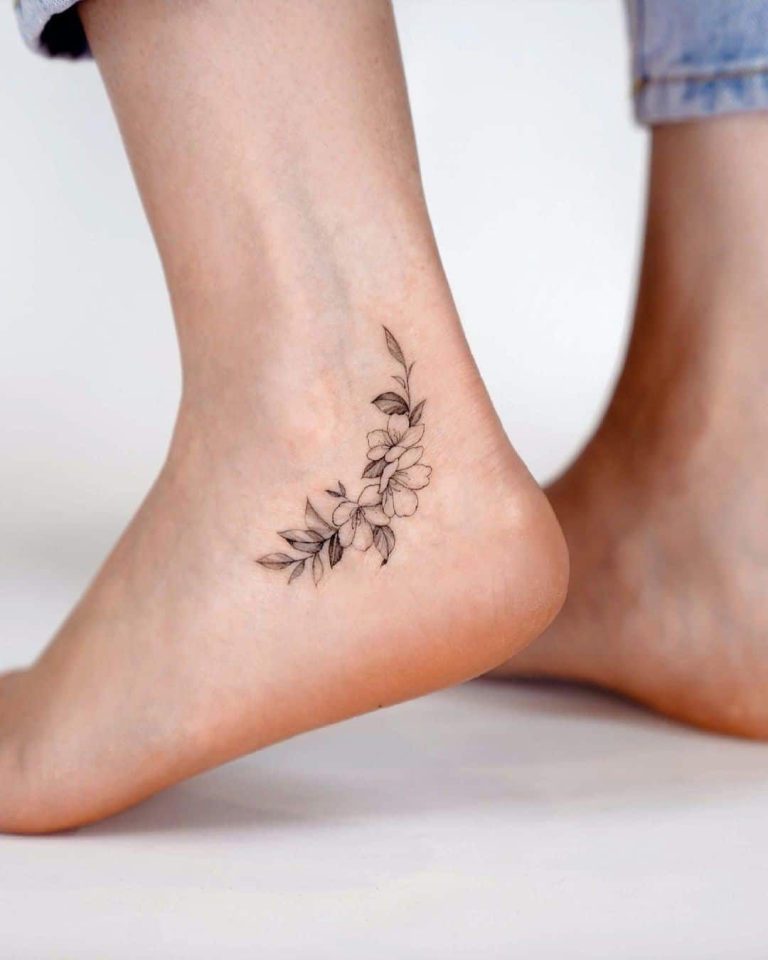 Flower Ankle Tattoo Ideas: Elegant Designs for Women Featuring Lotus ...